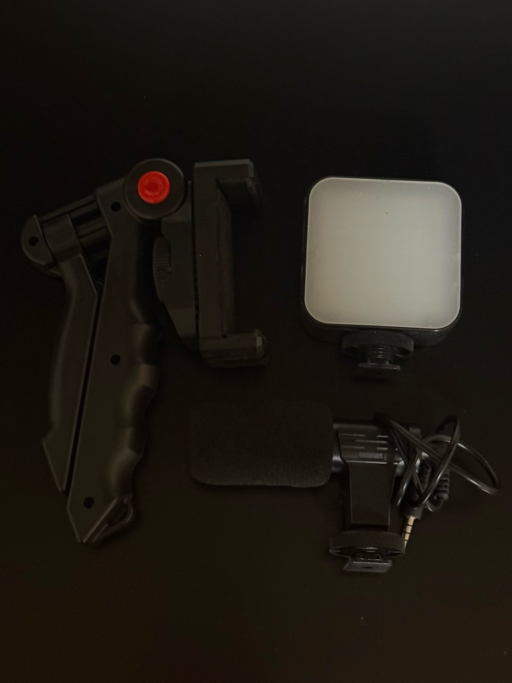 Vlogging Kit - Compact LED Video Light with Black Smartphone Grip and Mic
